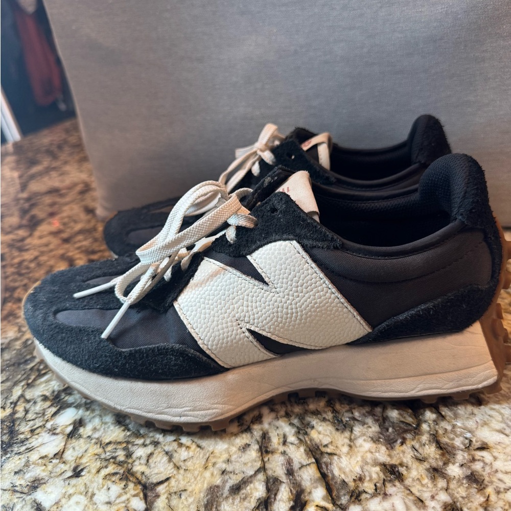 New Balance Black and White Interior Label